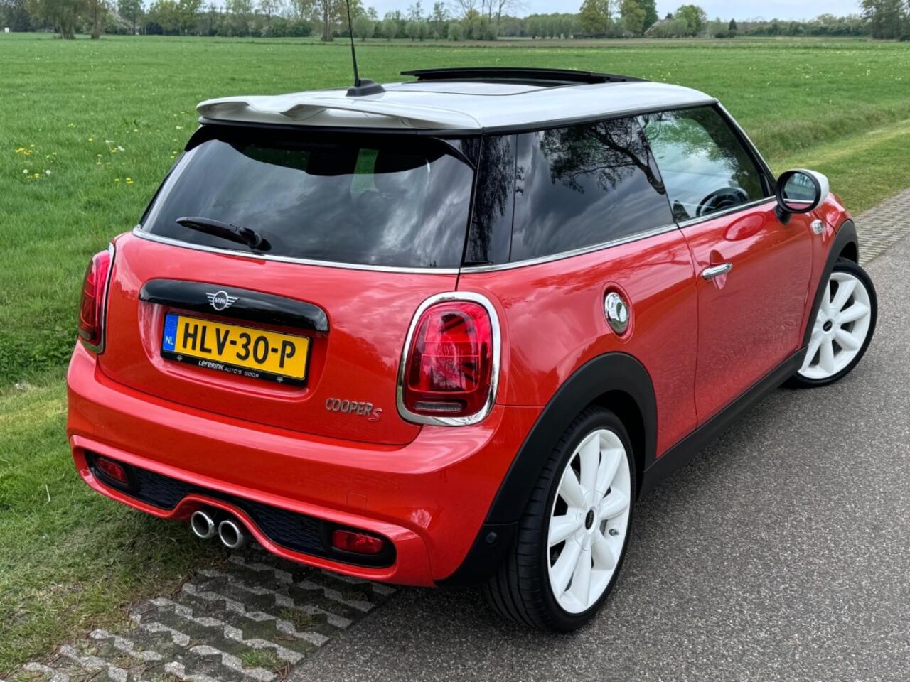 Mini COOPER S 192PK / JCW STUURWIEL / PANORAMADAK / 18 INCH / UNIEK!