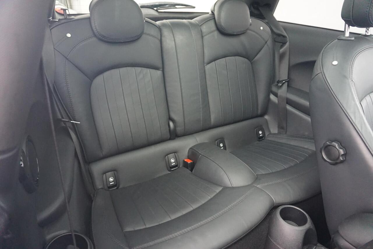 Mini COOPER S Hammersmith | Panoramadak / Harmon Kardon / keyless entry / JCW Pakket