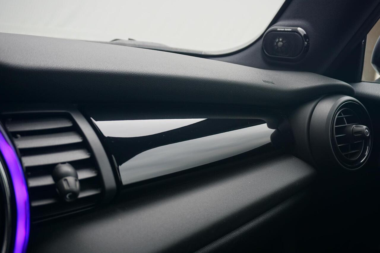 Mini COOPER S Hammersmith | Panoramadak / Harmon Kardon / keyless entry / JCW Pakket