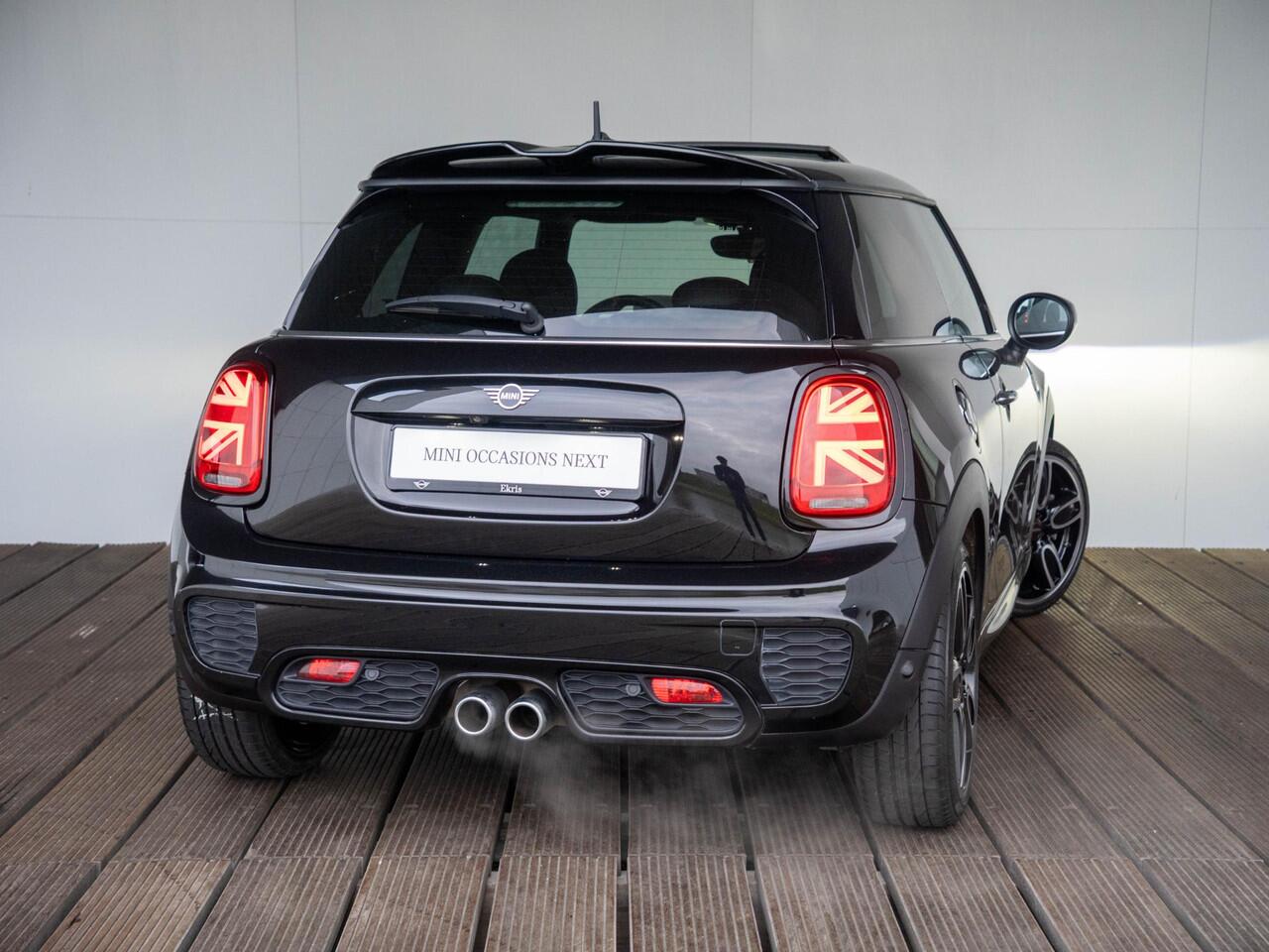 Mini COOPER S 3-deurs Aut. JCW + Hammersmith + Harman-Kardon + Panoramadak + Adaptieve Cruise