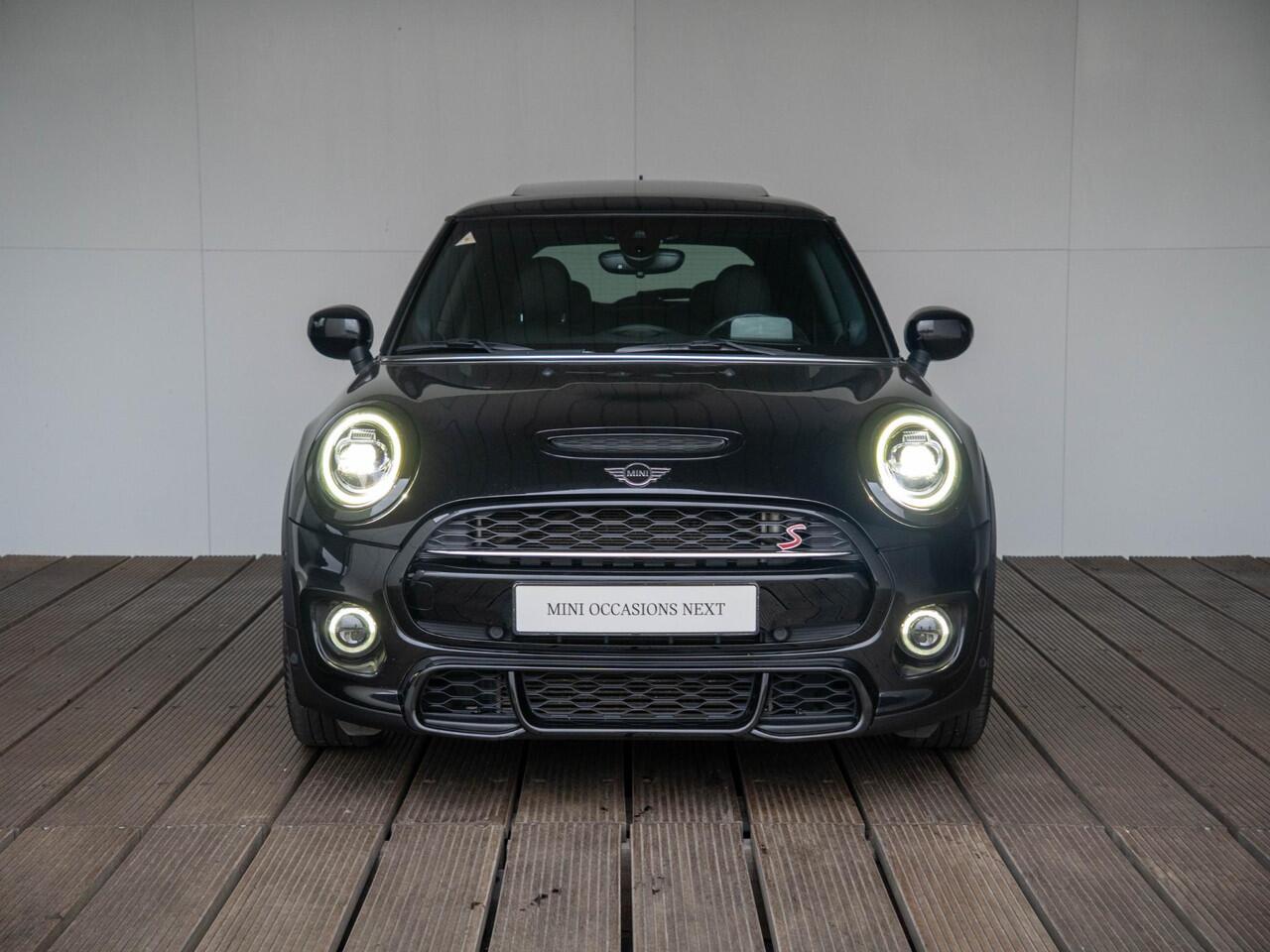 Mini COOPER S 3-deurs Aut. JCW + Hammersmith + Harman-Kardon + Panoramadak + Adaptieve Cruise