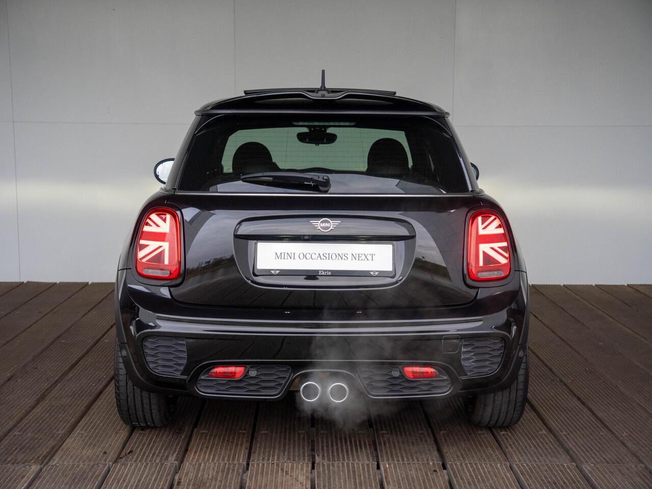 Mini COOPER S 3-deurs Aut. JCW + Hammersmith + Harman-Kardon + Panoramadak + Adaptieve Cruise