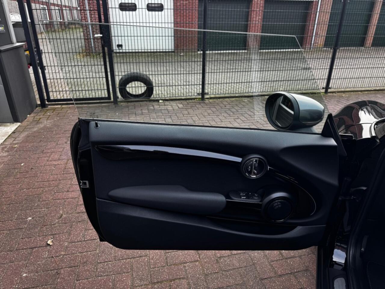 Mini COOPER S ELECTRIC CHARGED S / HenK / FULL LED / CAMERA / CRUISE / LEER / AUTOMAAT! / CARPLAY