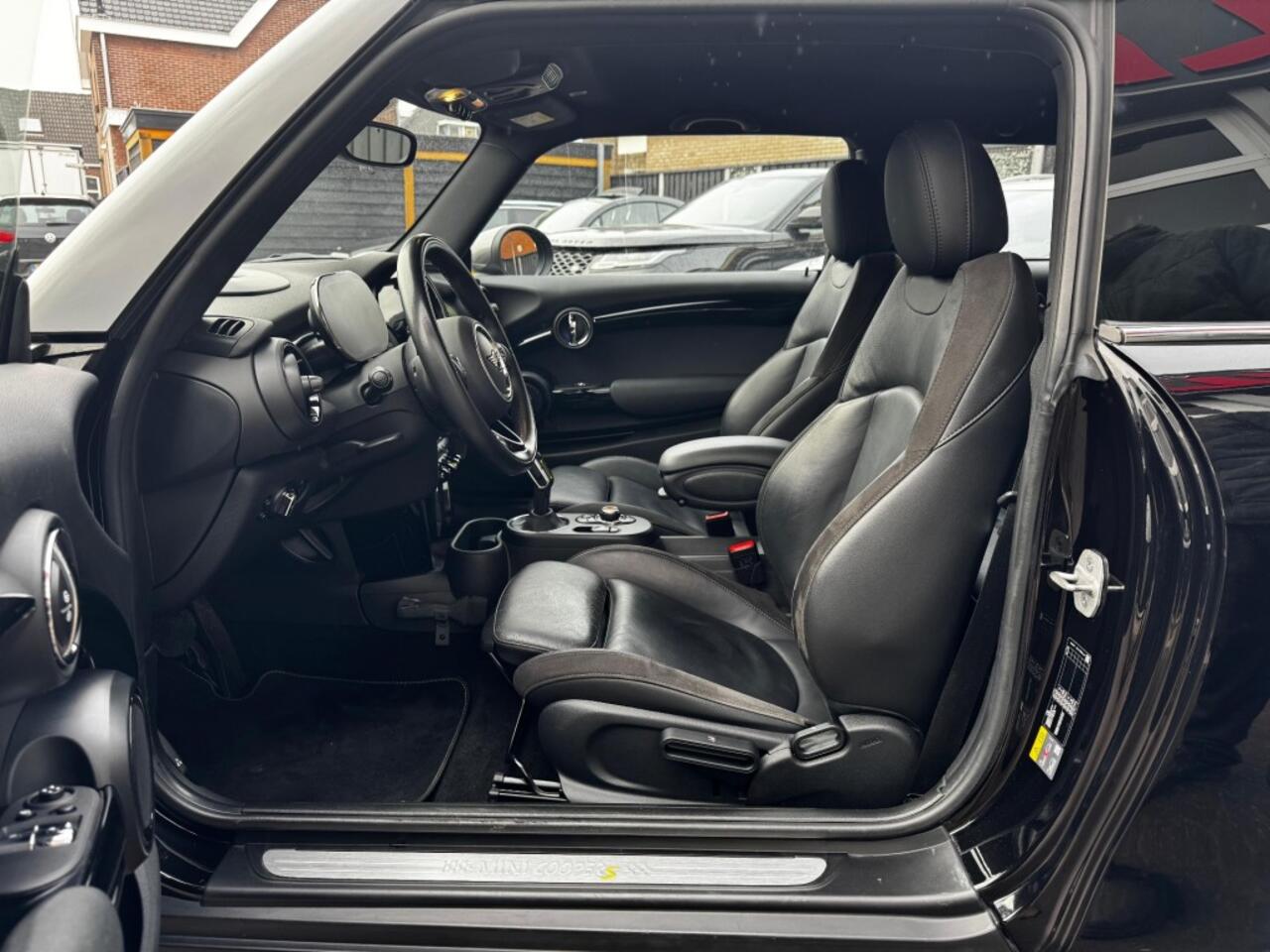 Mini COOPER S ELECTRIC CHARGED S / HenK / FULL LED / CAMERA / CRUISE / LEER / AUTOMAAT! / CARPLAY