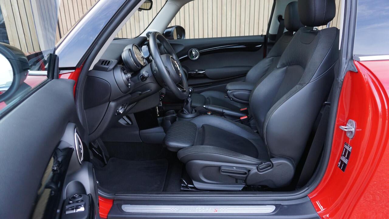 Mini COOPER S 2.0 192pk 3Drs Chili Pano.Dak H&K Leder 17inch LM LED Keyless 48960km!