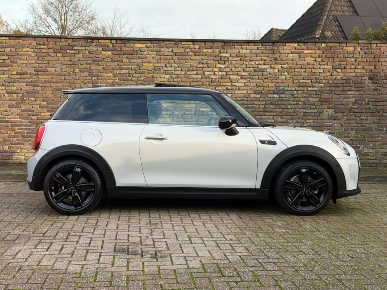 Mini COOPER S YOURS 33 KWH Panodak Carplay DAB+ Stoelverwarming