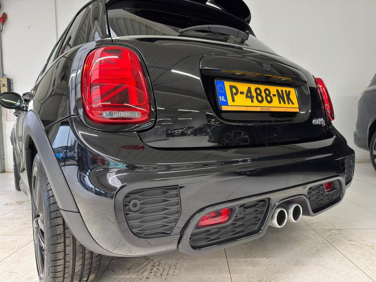 Mini COOPER S Mini 2.0 Hammersmith | Panoramadak | Apple Carplay / Android Auto | Navigatie | Parkeersensoren achter | Dealer onderhouden