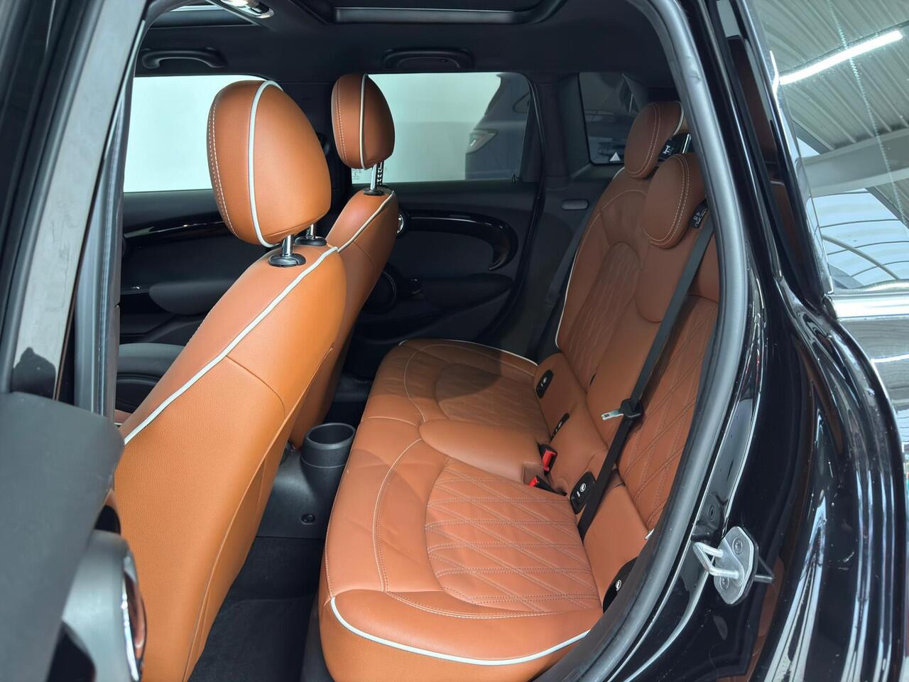 Mini COOPER S Mini 2.0 Hammersmith | Panoramadak | Apple Carplay / Android Auto | Navigatie | Parkeersensoren achter | Dealer onderhouden