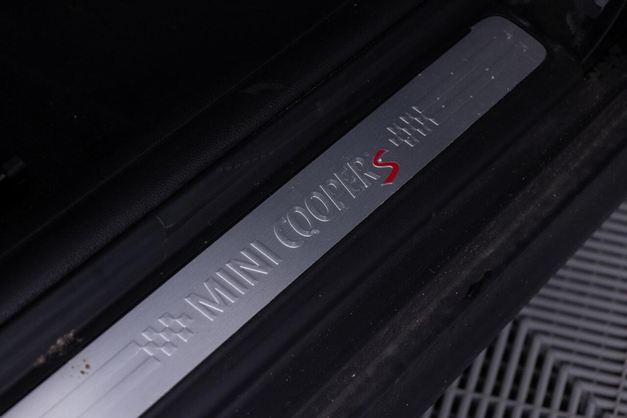 Mini COOPER S Mini 2.0 Classic 5-drs Automaat | PANORAMADAK | LEDER ? 1e Eigenaar