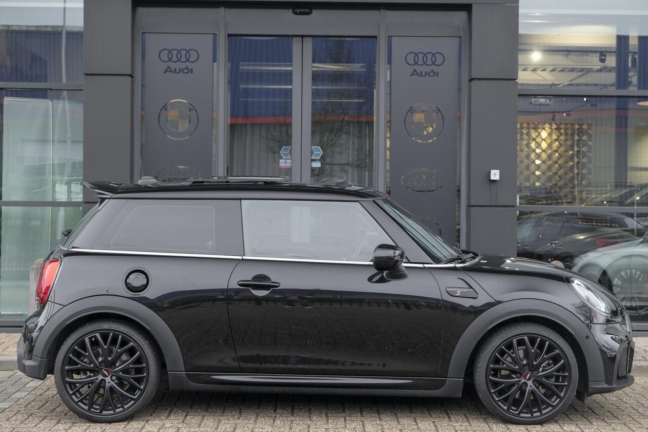 Mini COOPER S Mini 2.0 John Cooper Works JCW Panoramadak Black edition Schaalstoelen NLauto BOMVOL!!