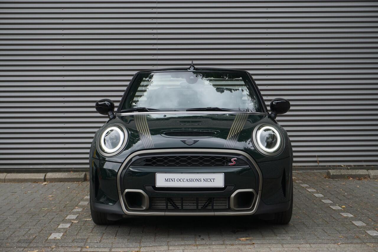 Mini COOPER S Cabrio MINI Resolute Edition | 18 Pulse Spoke zwart | Piano Black Exterior pack | Comfort Access | Elektrisch verwarmde voorstoelen
