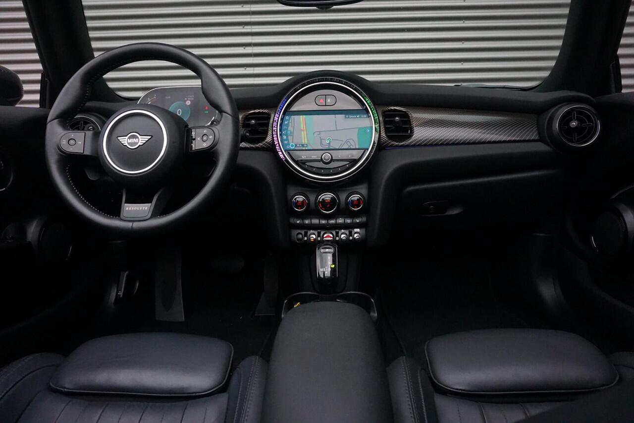 Mini COOPER S Cabrio MINI Resolute Edition | 18 Pulse Spoke zwart | Piano Black Exterior pack | Comfort Access | Elektrisch verwarmde voorstoelen