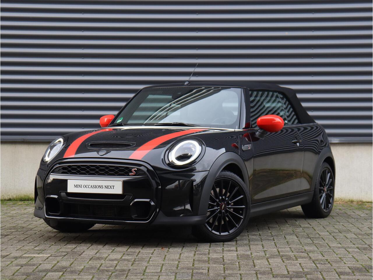 Mini COOPER S Cabrio Yours + Sportstoelen + Apple Carplay + Verwarmbare Voorstoelen + LED + Comfort Access + PDC + 17'' LMV