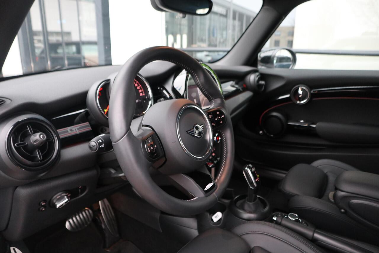 Mini COOPER S Rockingham GT Edition | Panorama Dak | Yours Leder | Achteruitrijcamera | Stuur -en Stoelverwarming