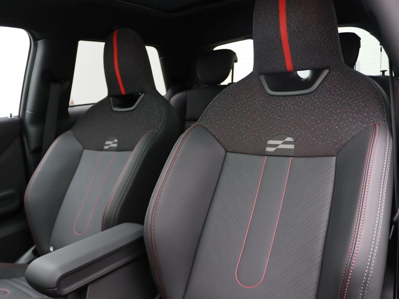 Mini COOPER S 3-deurs John Cooper Works Uitvoering + Pakket M + Stuurwielrand Verwarmd + Panoramadak + Head Up Display + 17''