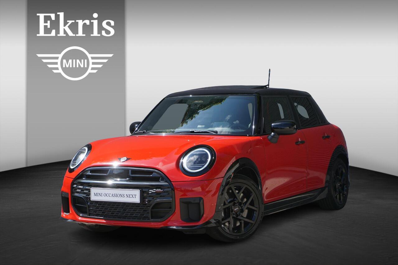 Mini COOPER S 5-deurs John Cooper Works Uitvoering | Pakket XL | Glazen panoramadak | Driving Assistant Plus | HIFI System Harman Kardon | MINI Head-Up Display