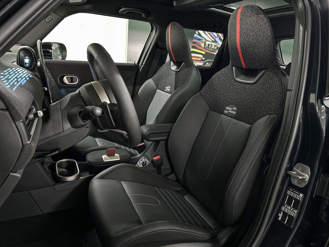 Mini COOPER S 5-deurs | John Cooper Works Uitvoerung | Pakket XL | 18" JCW Lap Spoke two-tone | Selections