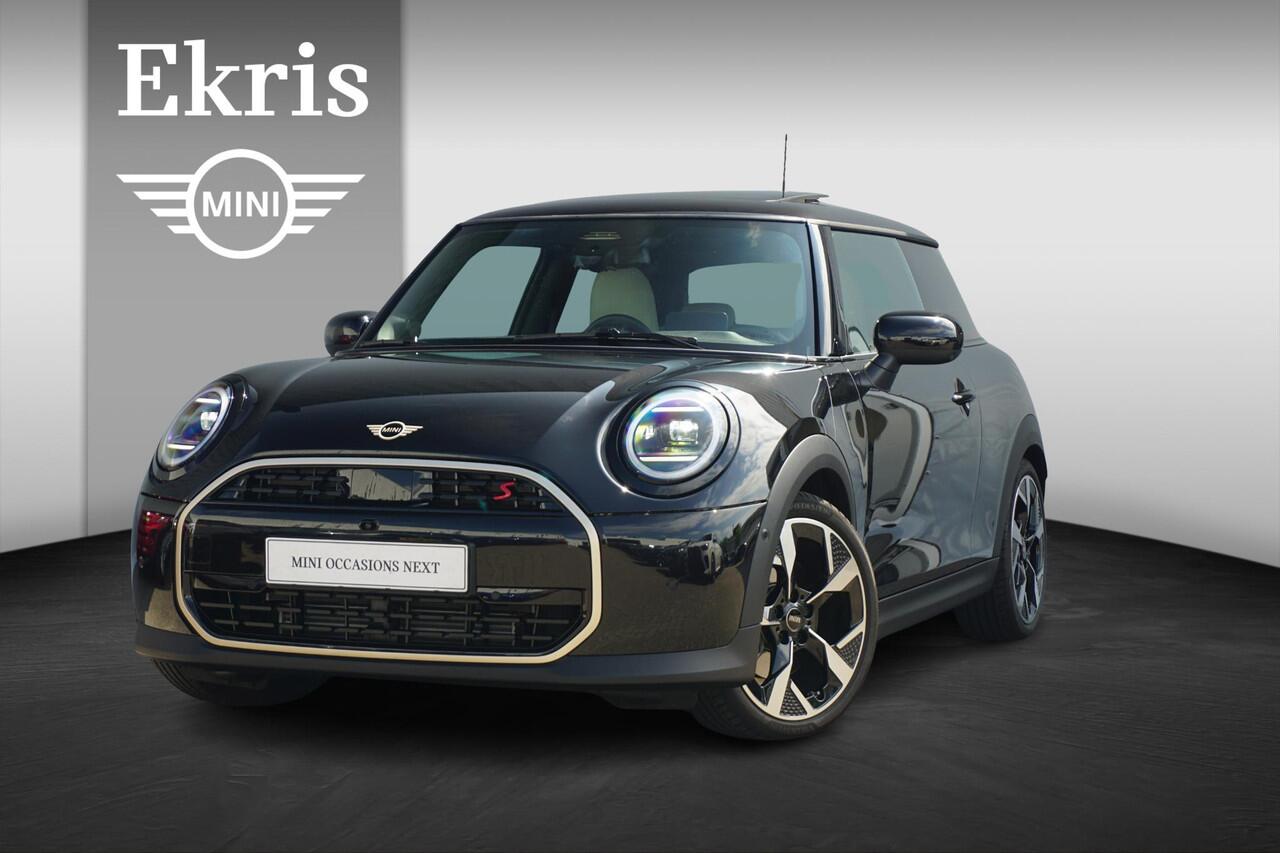 Mini COOPER S Mini / Favoured Uitvoering / Pakket XL / 18'' LM Velgen