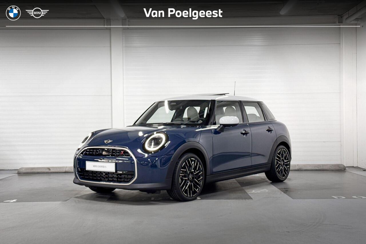 Mini COOPER S 5-Deurs 2.0 Favoured XL | Panoramadak | Head-Up Display | Stoelverwarming