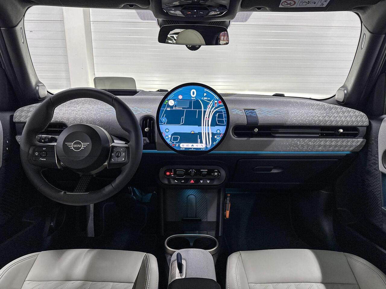 Mini COOPER S 5-Deurs 2.0 Favoured XL | Panoramadak | Head-Up Display | Stoelverwarming
