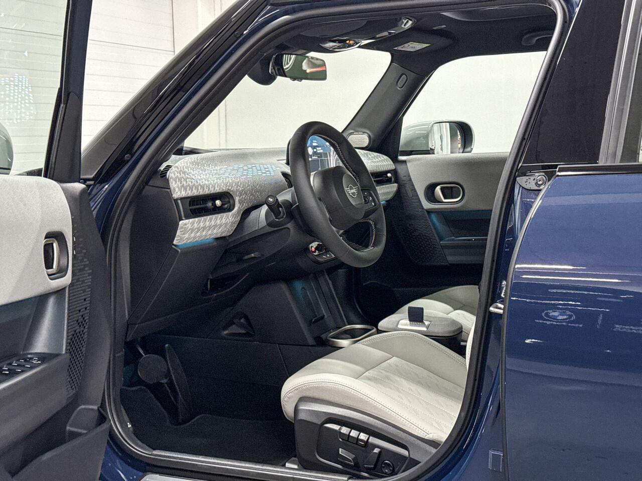 Mini COOPER S 5-Deurs 2.0 Favoured XL | Panoramadak | Head-Up Display | Stoelverwarming