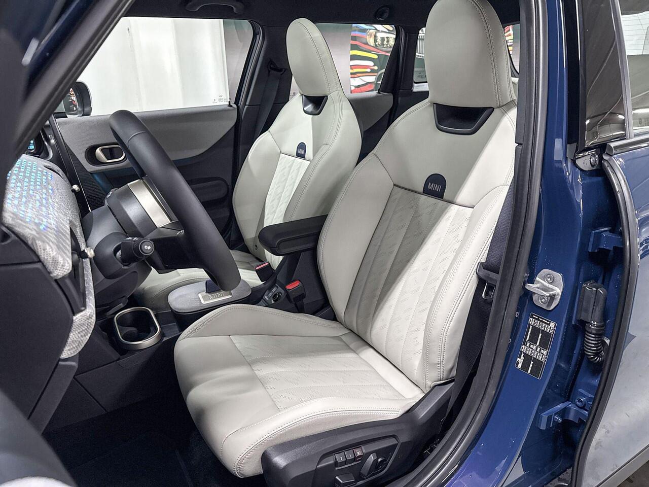 Mini COOPER S 5-Deurs 2.0 Favoured XL | Panoramadak | Head-Up Display | Stoelverwarming