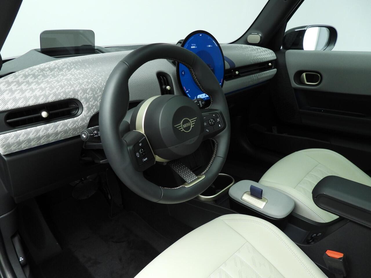 Mini COOPER S 5-deurs Automaat / Panoramadak / Harman-Kardon / JCW stoelen / LED / Active cruise / Alu wielen 18 inch