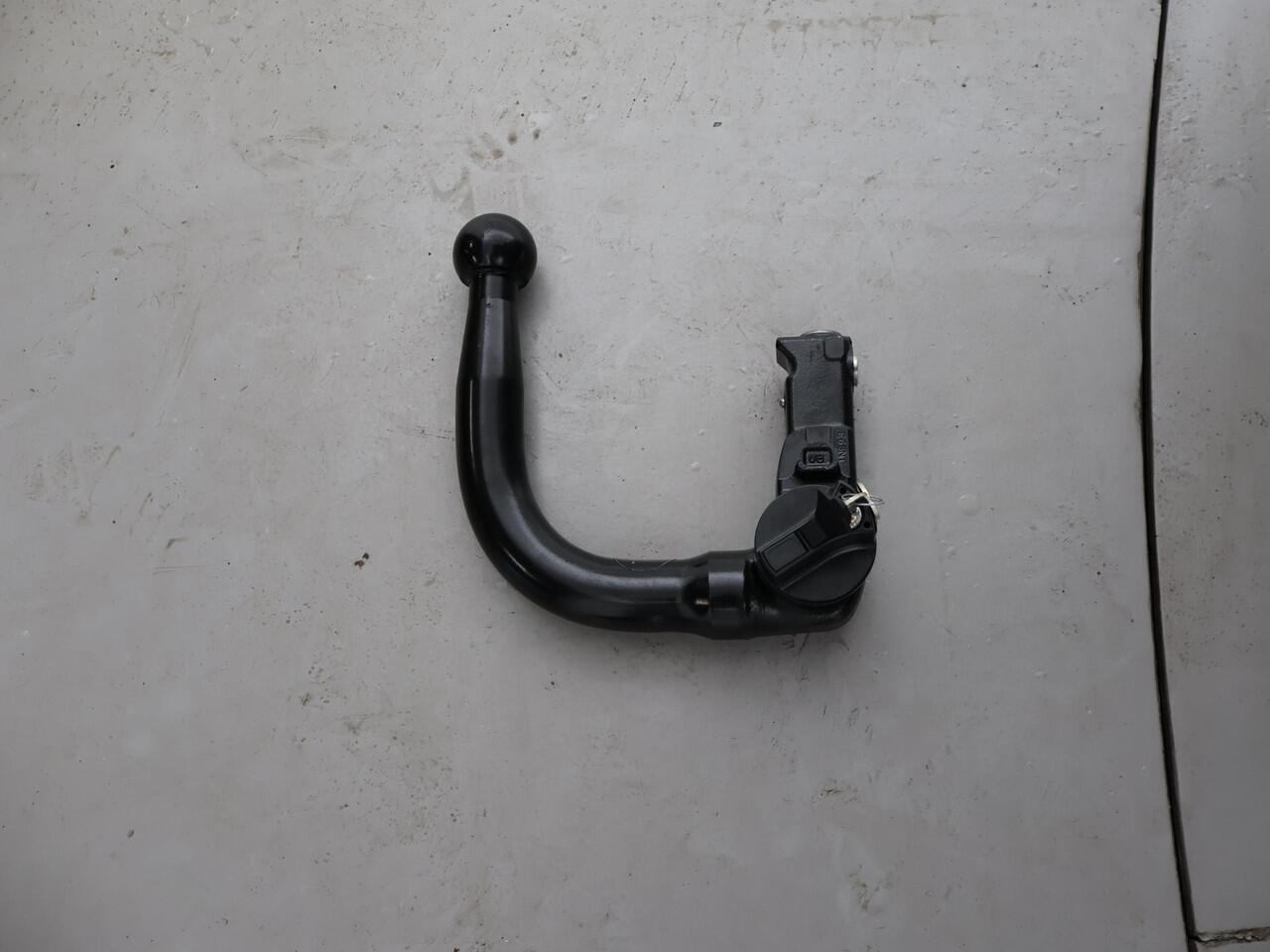 Mini COUNTRYMAN Mini 1.5 COOPER 136 PK ALL4 4WD AUT. + TREKHAAK 1700 KG | LEDER | STOELVERW. | LED | NAVIGATIE | 18 INCH