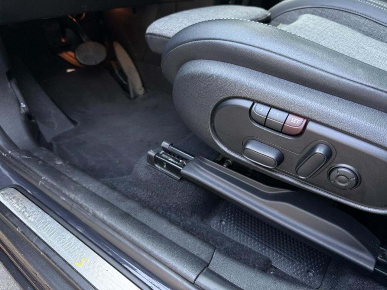 Mini COUNTRYMAN 2.0 Cooper S E ALL4,Pano,LED,Keyless,HeadUp,Memory,Adapt Cruise