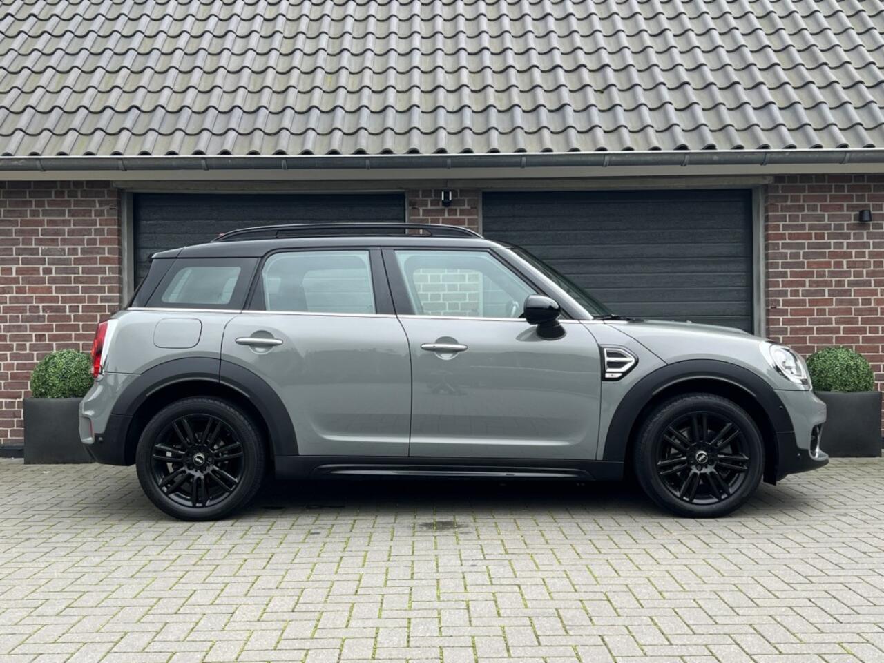 Mini COUNTRYMAN 1.5 Chili Leder Navi Led Moonwalk grey