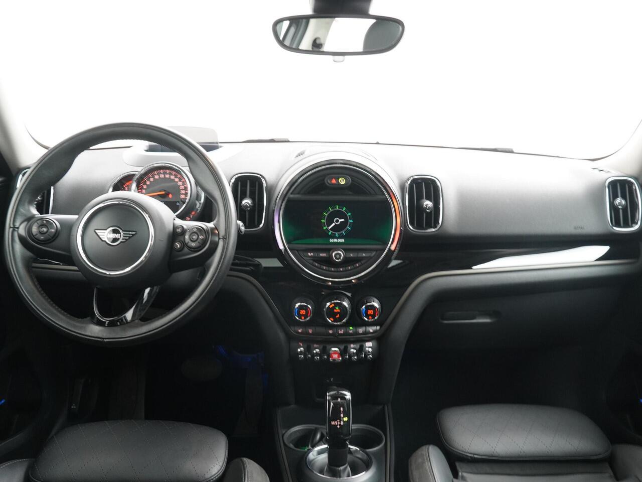 Mini COUNTRYMAN Cooper S Night Jack Edition | Stoelverwarming | Cruise Control | Panoramadak | LED |