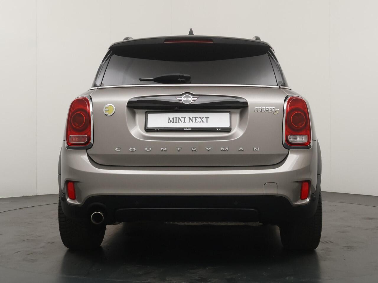 Mini COUNTRYMAN Cooper SE ALL4 Chili | Adaptive Cruise Control | Head-Up | Stoelverwarming | Panoramadak | Elektrisch Verstelbare Stoelen |