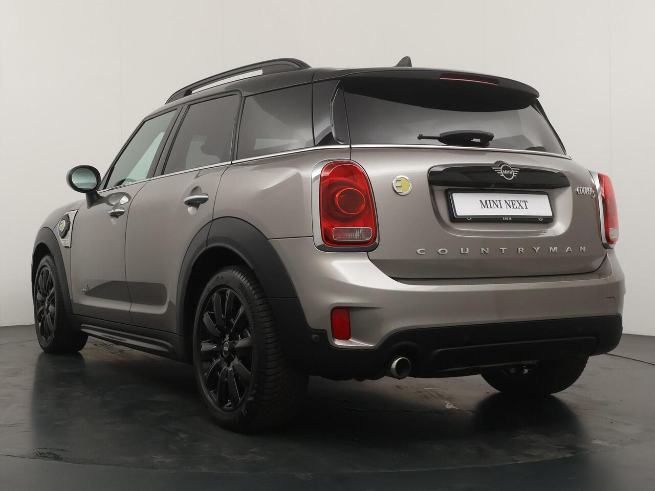 Mini COUNTRYMAN Cooper SE ALL4 Chili | Adaptive Cruise Control | Head-Up | Stoelverwarming | Panoramadak | Elektrisch Verstelbare Stoelen |