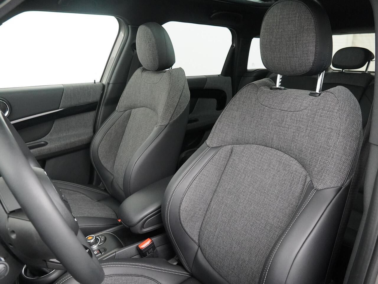 Mini COUNTRYMAN Cooper SE ALL4 Chili | Adaptive Cruise Control | Head-Up | Stoelverwarming | Panoramadak | Elektrisch Verstelbare Stoelen |