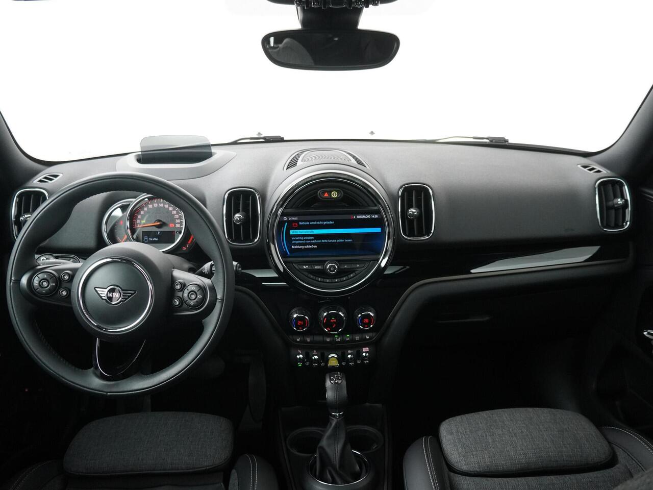 Mini COUNTRYMAN Cooper SE ALL4 Chili | Adaptive Cruise Control | Head-Up | Stoelverwarming | Panoramadak | Elektrisch Verstelbare Stoelen |