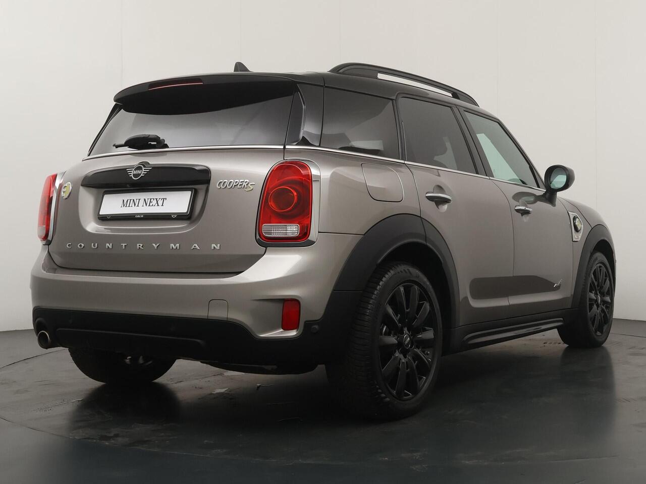 Mini COUNTRYMAN Cooper SE ALL4 Chili | Adaptive Cruise Control | Head-Up | Stoelverwarming | Panoramadak | Elektrisch Verstelbare Stoelen |