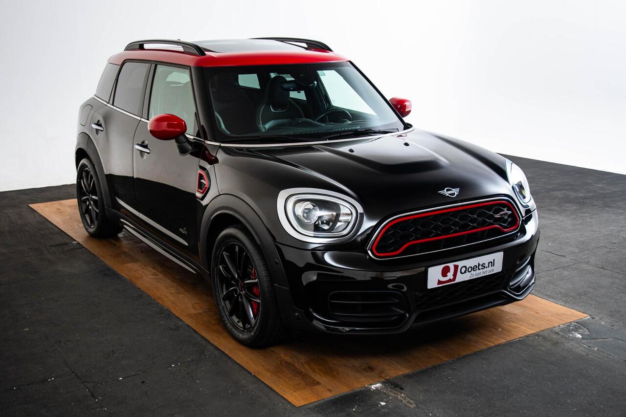 Mini COUNTRYMAN 2.0 John Cooper Works ALL4 Chili Panoramadak - Head-up - Adaptive Cruise Control - Harman Kardon - Camera - Stoelverwarming - Navigatiesysteem - Park Assistant