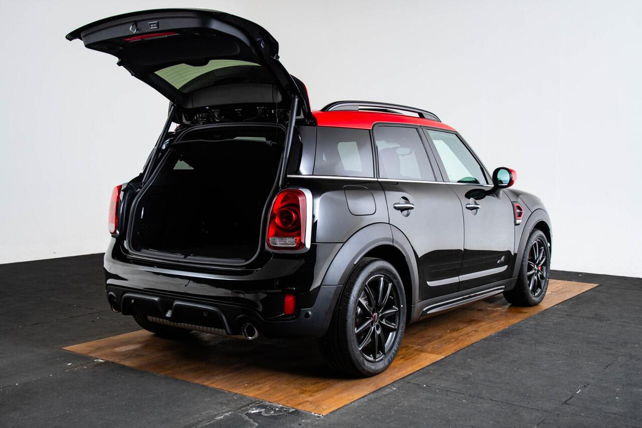 Mini COUNTRYMAN 2.0 John Cooper Works ALL4 Chili Panoramadak - Head-up - Adaptive Cruise Control - Harman Kardon - Camera - Stoelverwarming - Navigatiesysteem - Park Assistant