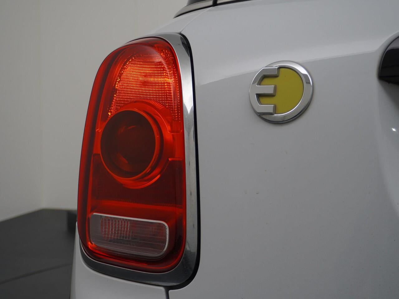 Mini COUNTRYMAN 2.0 Cooper SE Hybrid ALL4 Pepper