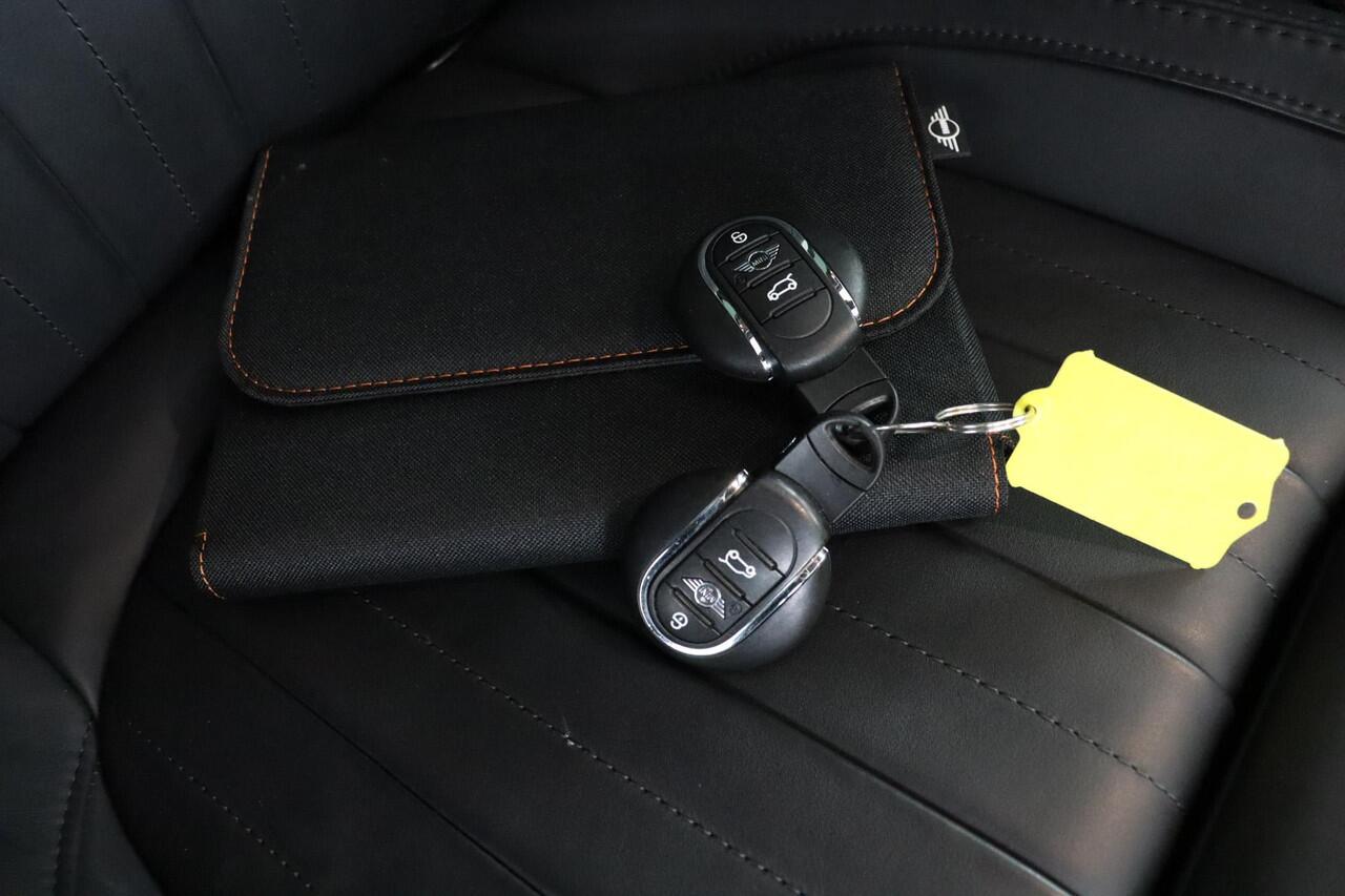 Mini COUNTRYMAN Mini 2.0 John Cooper Works ALL4 Chili | Harman Kardon | Comfort Access | head-up display |