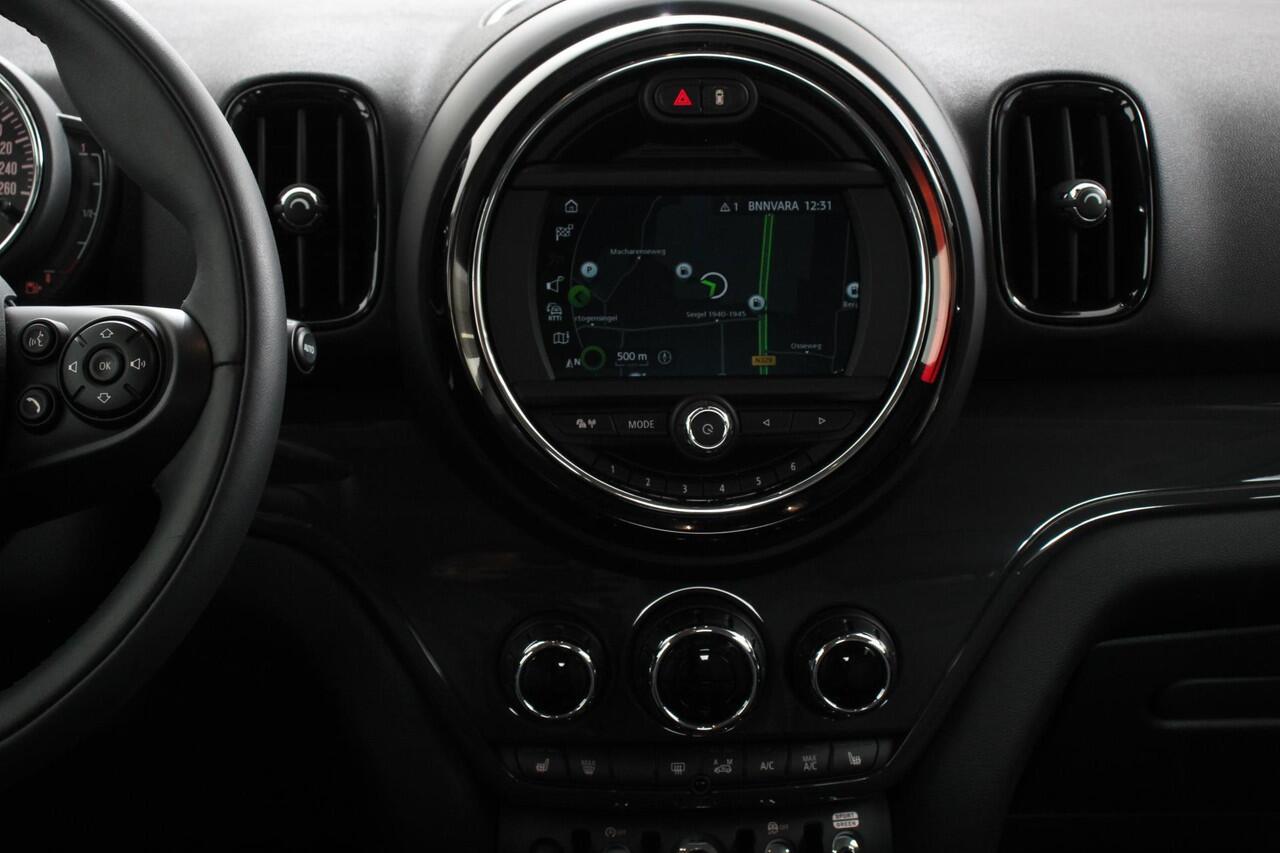 Mini COUNTRYMAN Mini 1.5 Automaat Cooper Chili | Navigatie | Climate control | Cruise control | Lichtmetalen velgen | Parkeer Sensoren