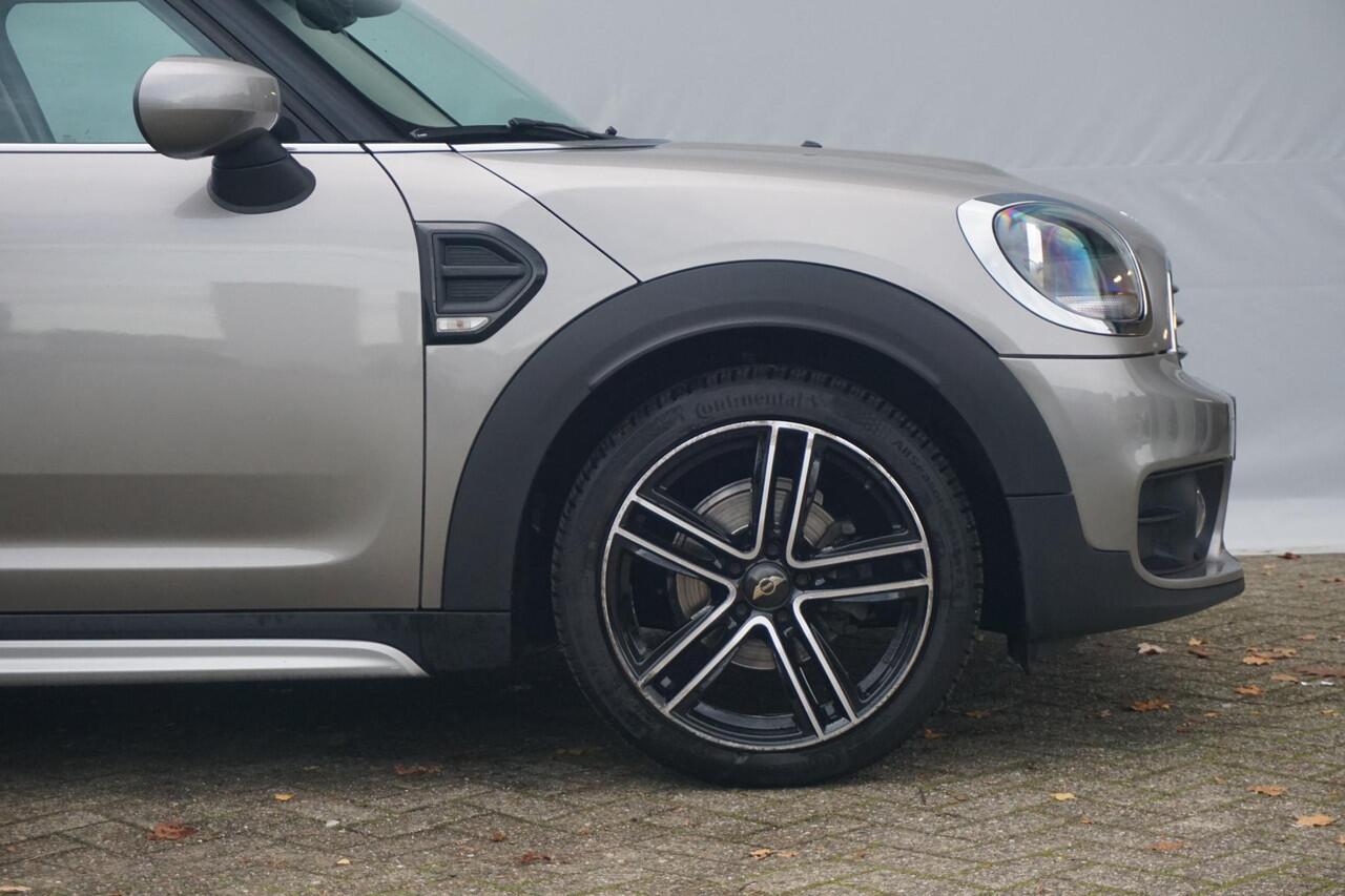 Mini COUNTRYMAN One Business Edition | Cruise Control | Parkeersensoren Achter | Connected Navigation