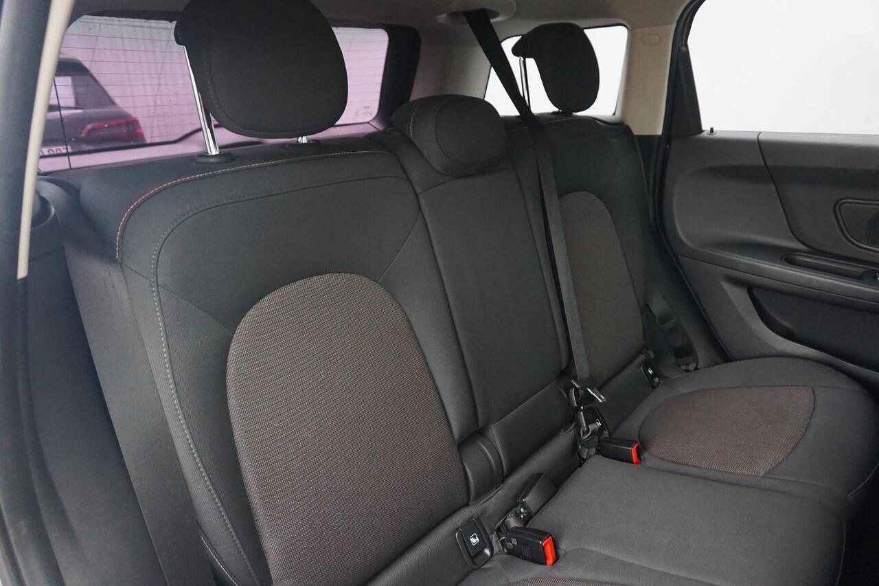 Mini COUNTRYMAN One Business Edition | Cruise Control | Parkeersensoren Achter | Connected Navigation