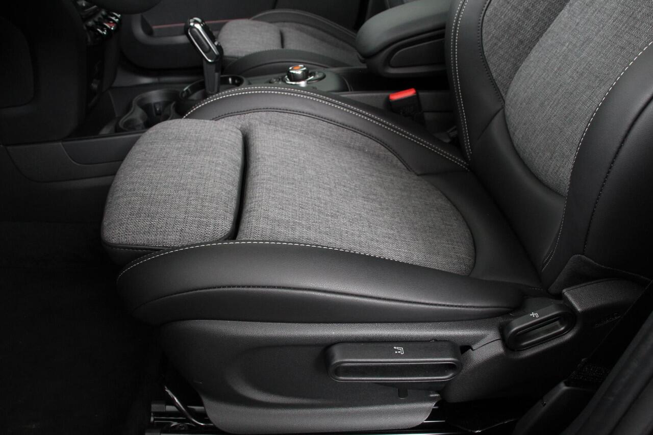 Mini COUNTRYMAN Mini 1.5 Automaat Cooper Chili | Navigatie | Climate control | Cruise control | Lichtmetalen velgen | Parkeer Sensoren