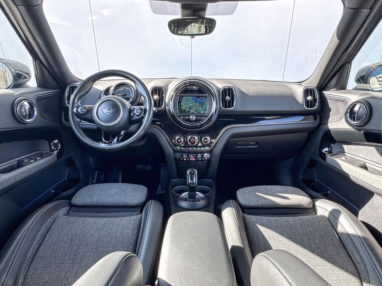 Mini COUNTRYMAN Cooper Chili Panoramadak / Stoelverwarming / Comfort Acces / Navigatie