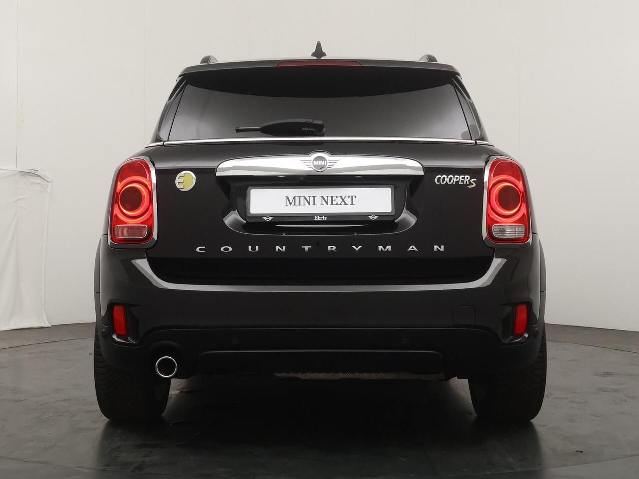 Mini COUNTRYMAN Cooper SE ALL4 Chili | Achteruitrijcamera | Panoramadak | Stoelverwarming | Adaptive Cruise Control | Harman Kardon |