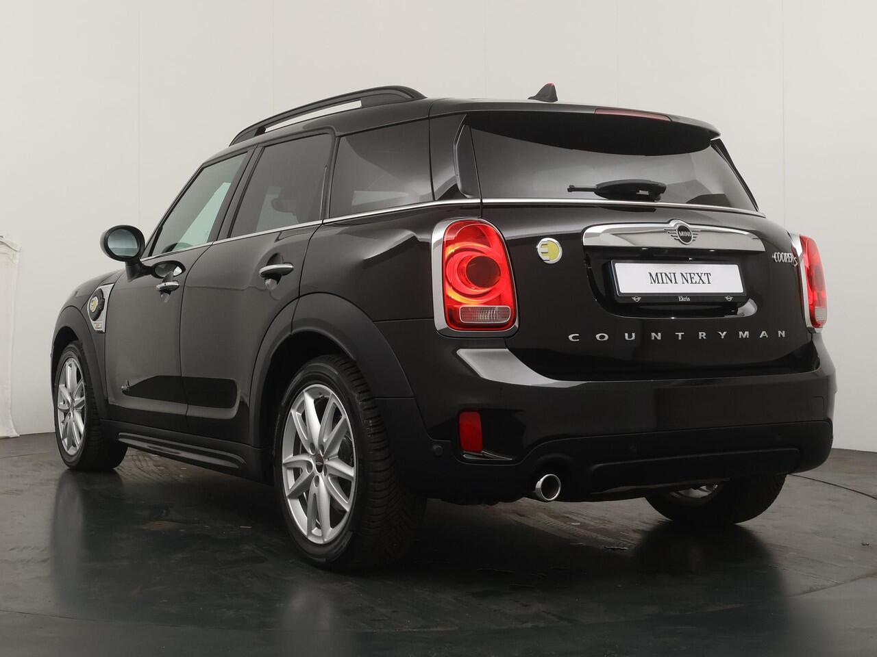 Mini COUNTRYMAN Cooper SE ALL4 Chili | Achteruitrijcamera | Panoramadak | Stoelverwarming | Adaptive Cruise Control | Harman Kardon |