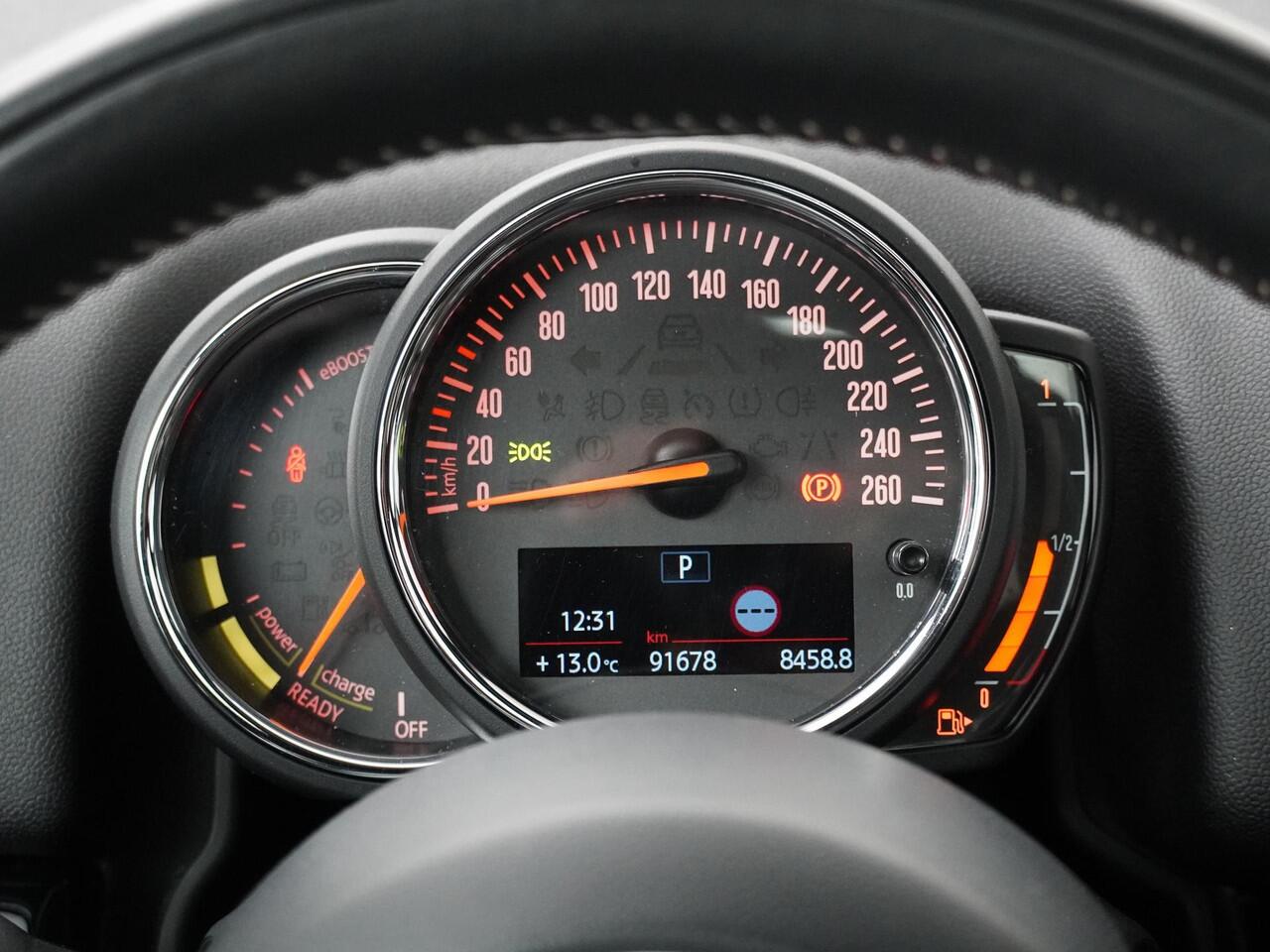 Mini COUNTRYMAN Cooper SE ALL4 Chili | Achteruitrijcamera | Panoramadak | Stoelverwarming | Adaptive Cruise Control | Harman Kardon |