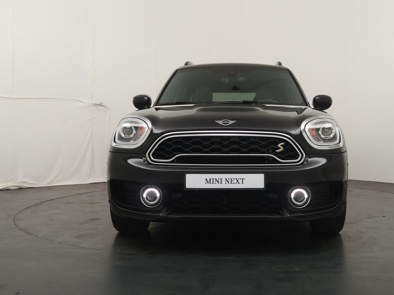 Mini COUNTRYMAN Cooper SE ALL4 Chili | Achteruitrijcamera | Panoramadak | Stoelverwarming | Adaptive Cruise Control | Harman Kardon |