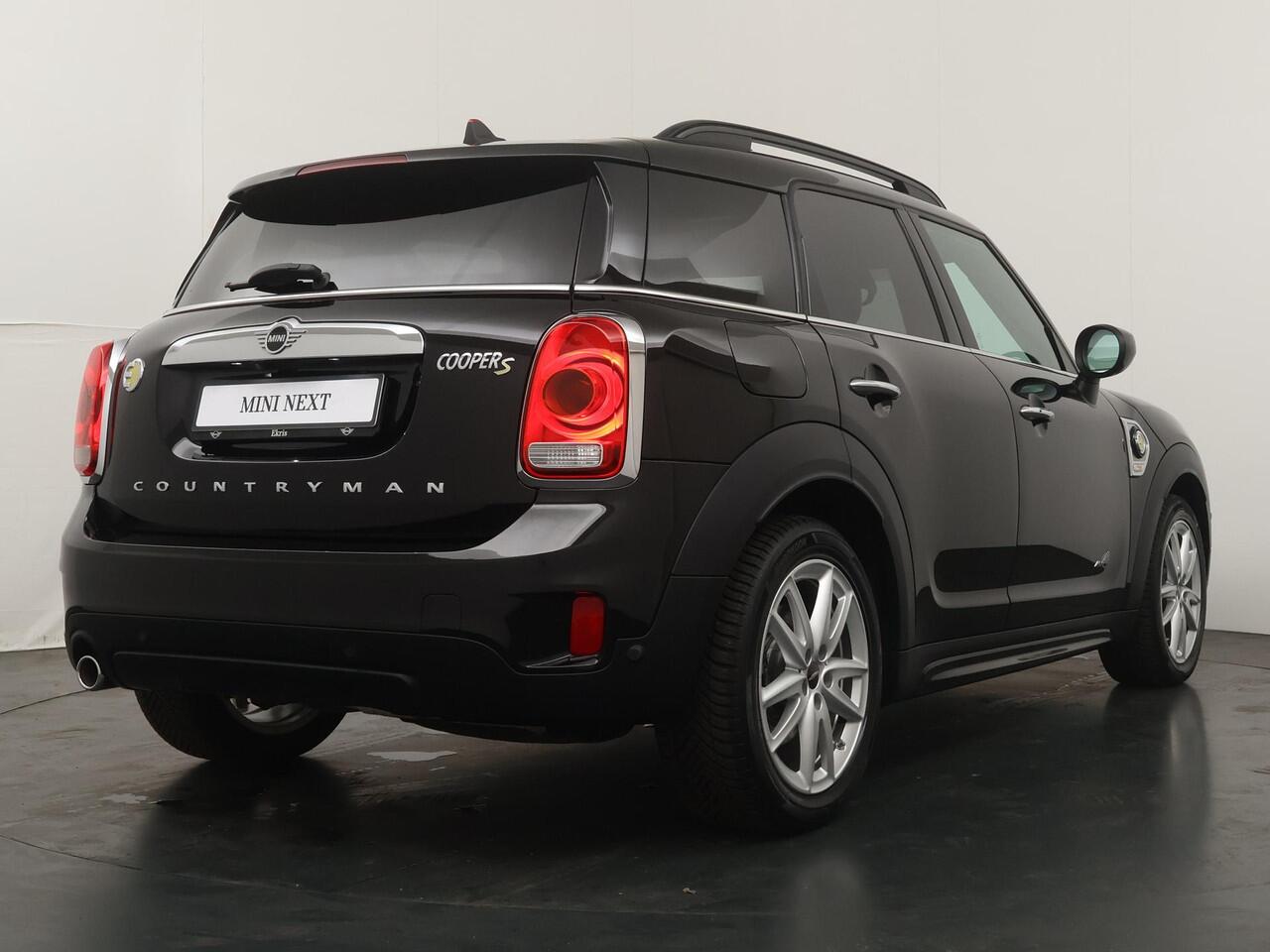 Mini COUNTRYMAN Cooper SE ALL4 Chili | Achteruitrijcamera | Panoramadak | Stoelverwarming | Adaptive Cruise Control | Harman Kardon |